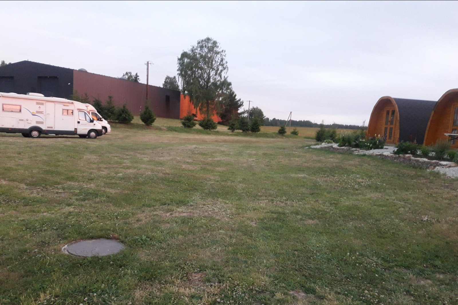 Stellplatz 2 "Lahemaa Kohvikann" Restaurant — On private ground in Võsupere