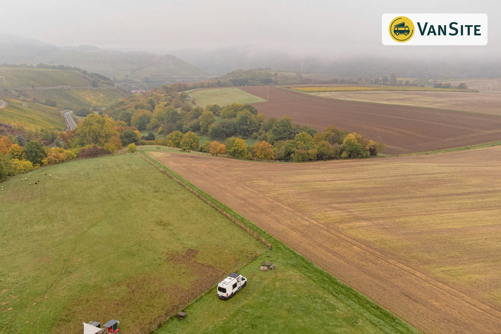 Stellplätze am Weinberg mit Blick über das mittlere Nahetal — On private ground in Duchroth
