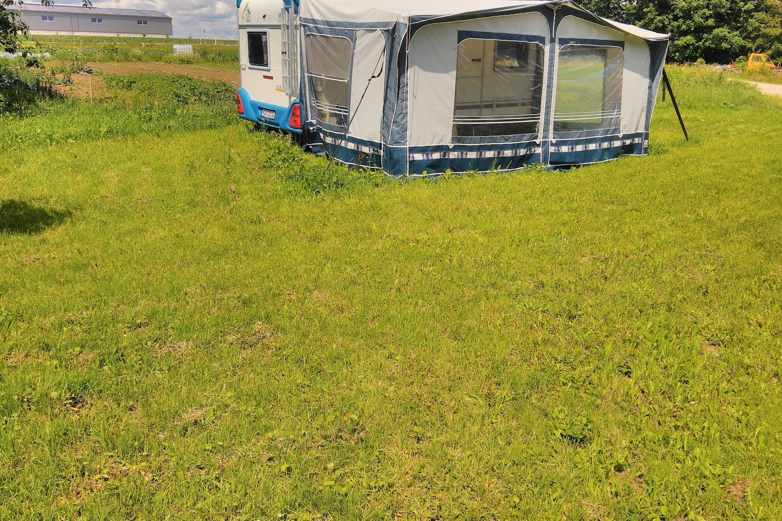 Direkt bei den Hobbygärtnern — On private ground in Beilngries