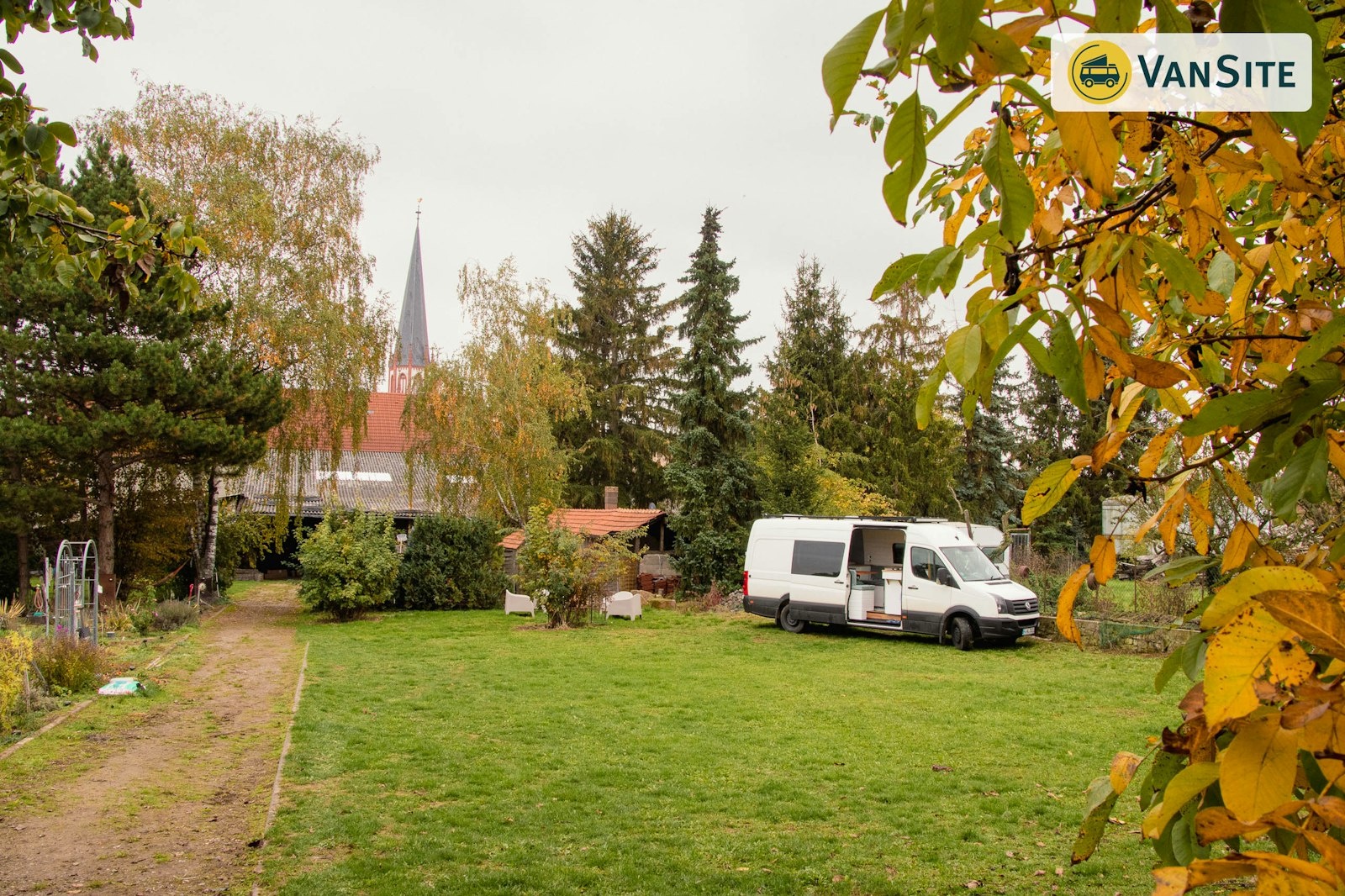 Gartenwiese auf dem Weingut — On private ground in Armsheim