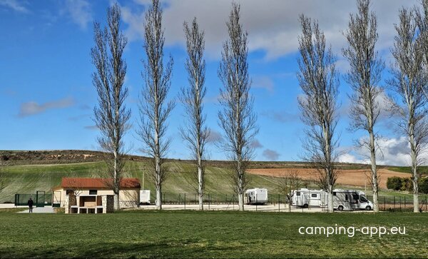 Area autocaravans Pollogomez — Foto 2