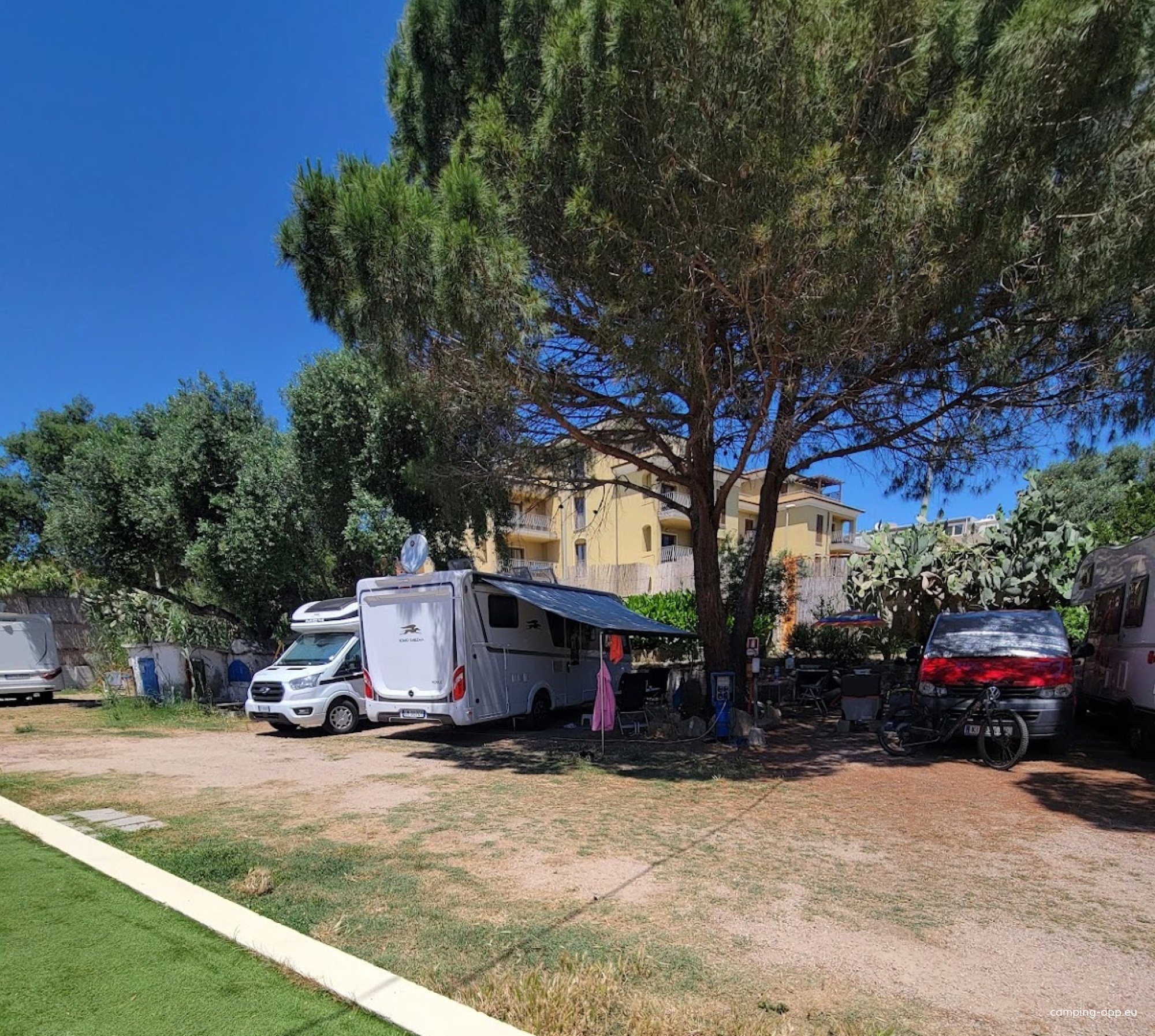 AREA CAMPER  CAMPING IL SOLE — Cámping in La Maddalena