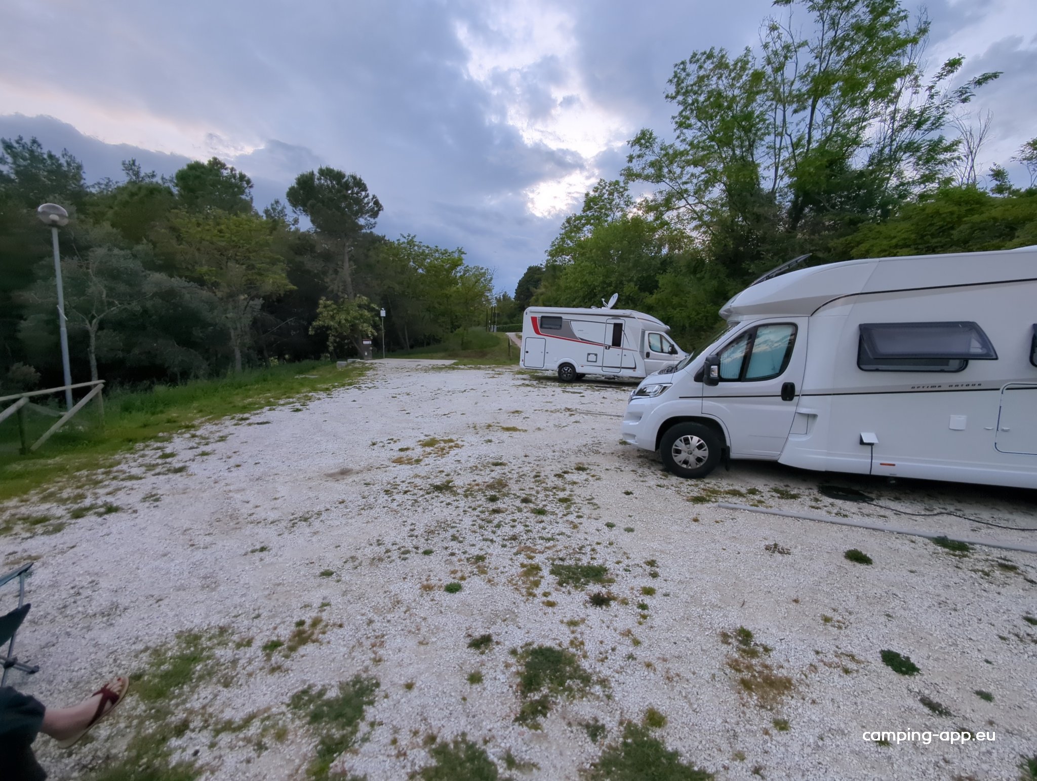 Area Camper Belvedere Ostrense — Campervan Site in Belvedere Ostrense
