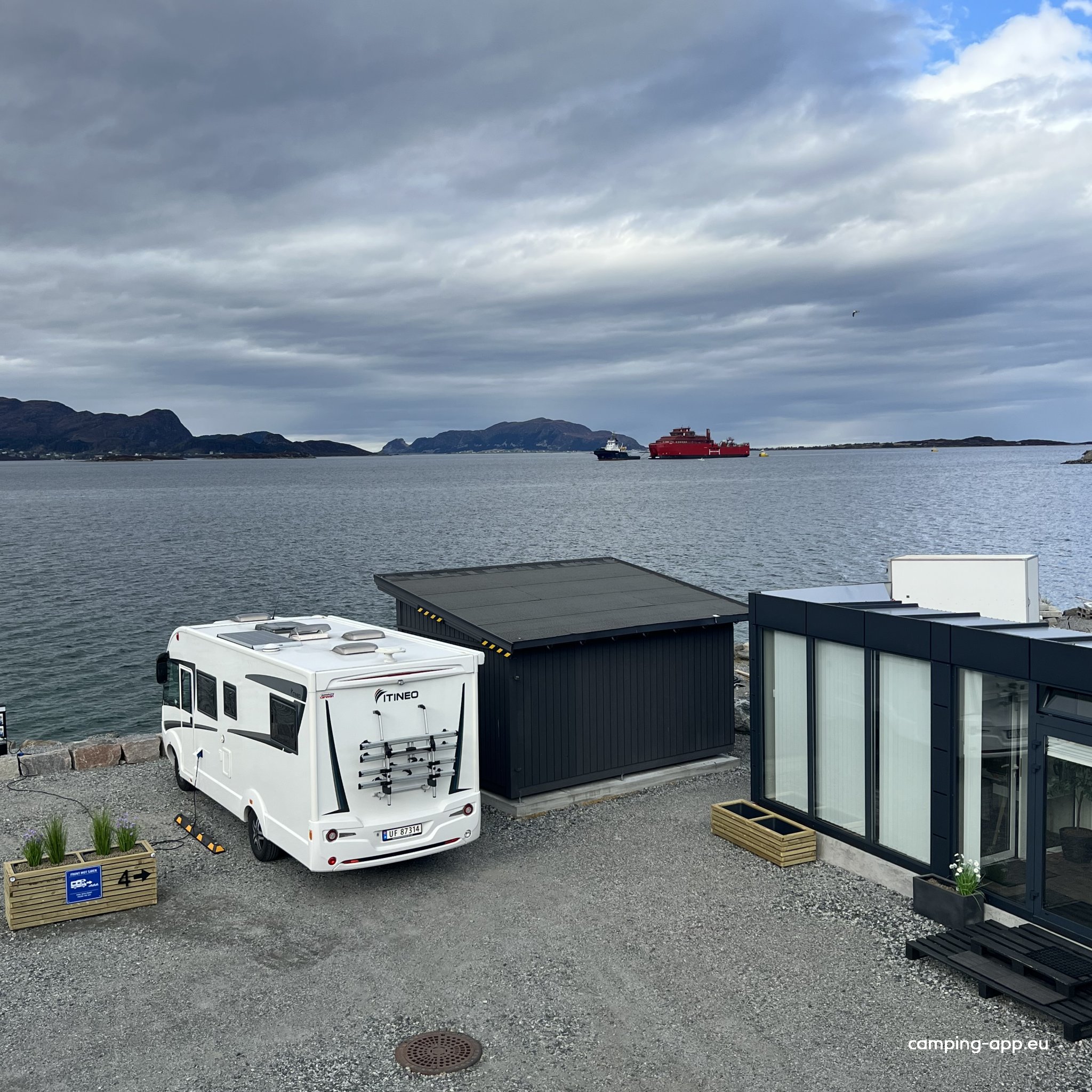 Sjøfronten Bobilpark Ulsteinvik — Photo 6