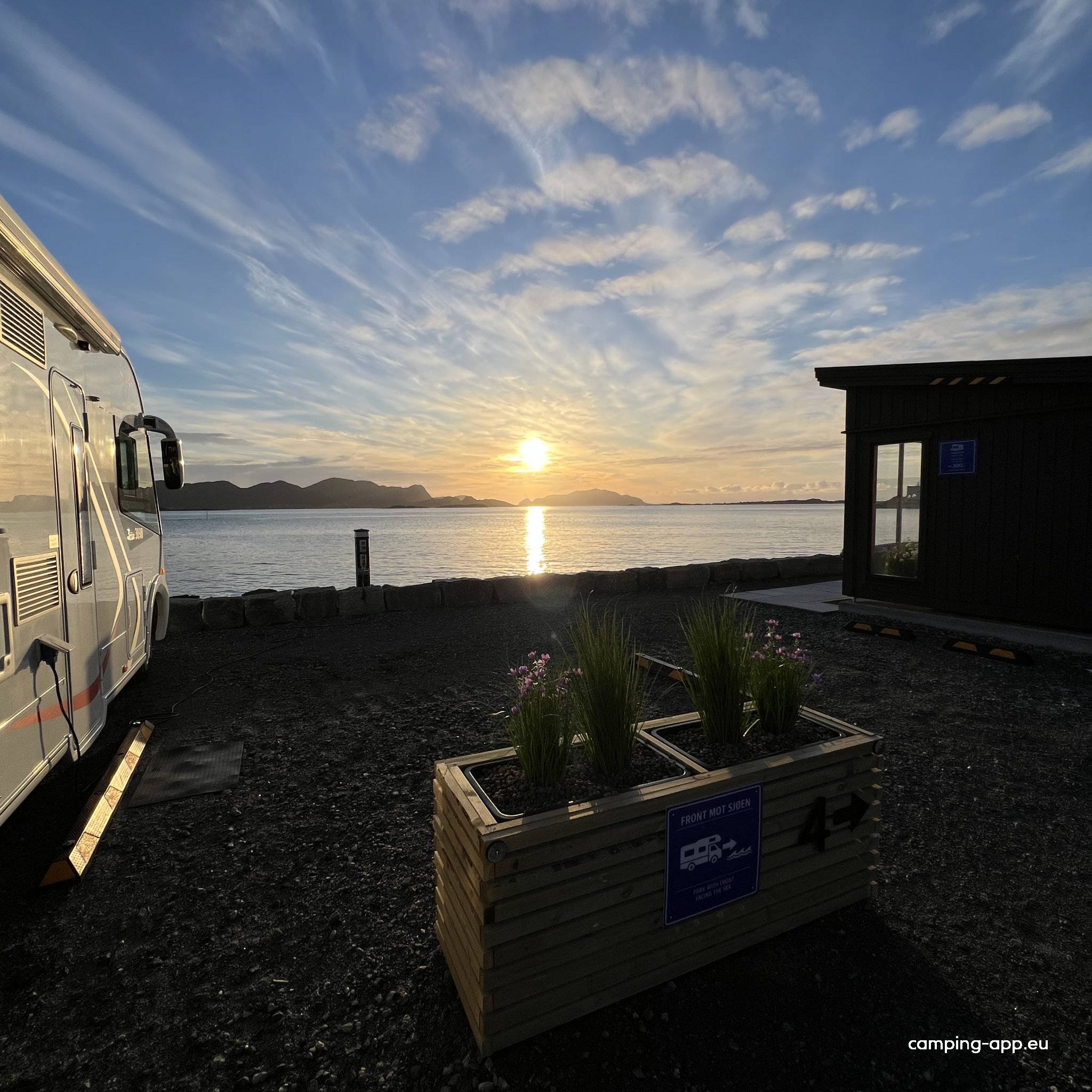 Sjøfronten Bobilpark Ulsteinvik — Sítio para autocaravanas in Ulsteinvik