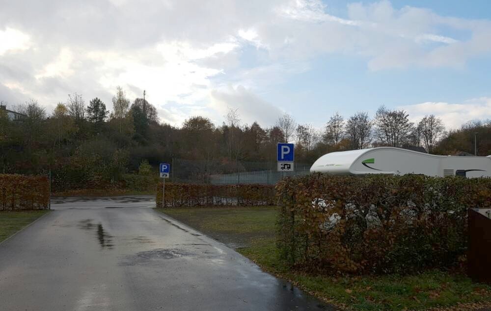 Stellplatz am Schimmbad Gerolstein — Campervan Site in Gerolstein