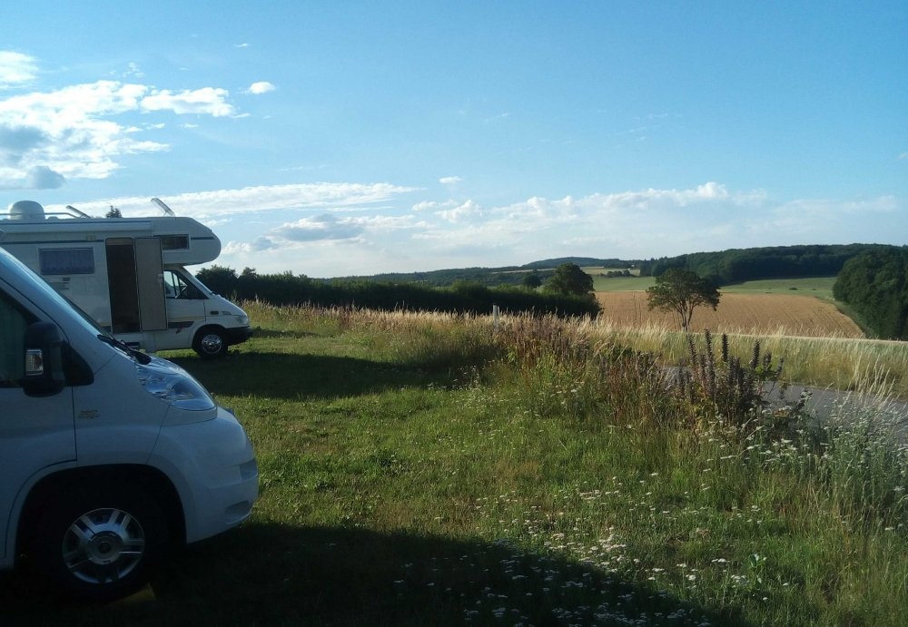Wohnmobilhafen Pulvermaar — Karavan Sitesi in Gillenfeld / Vulkaneifel