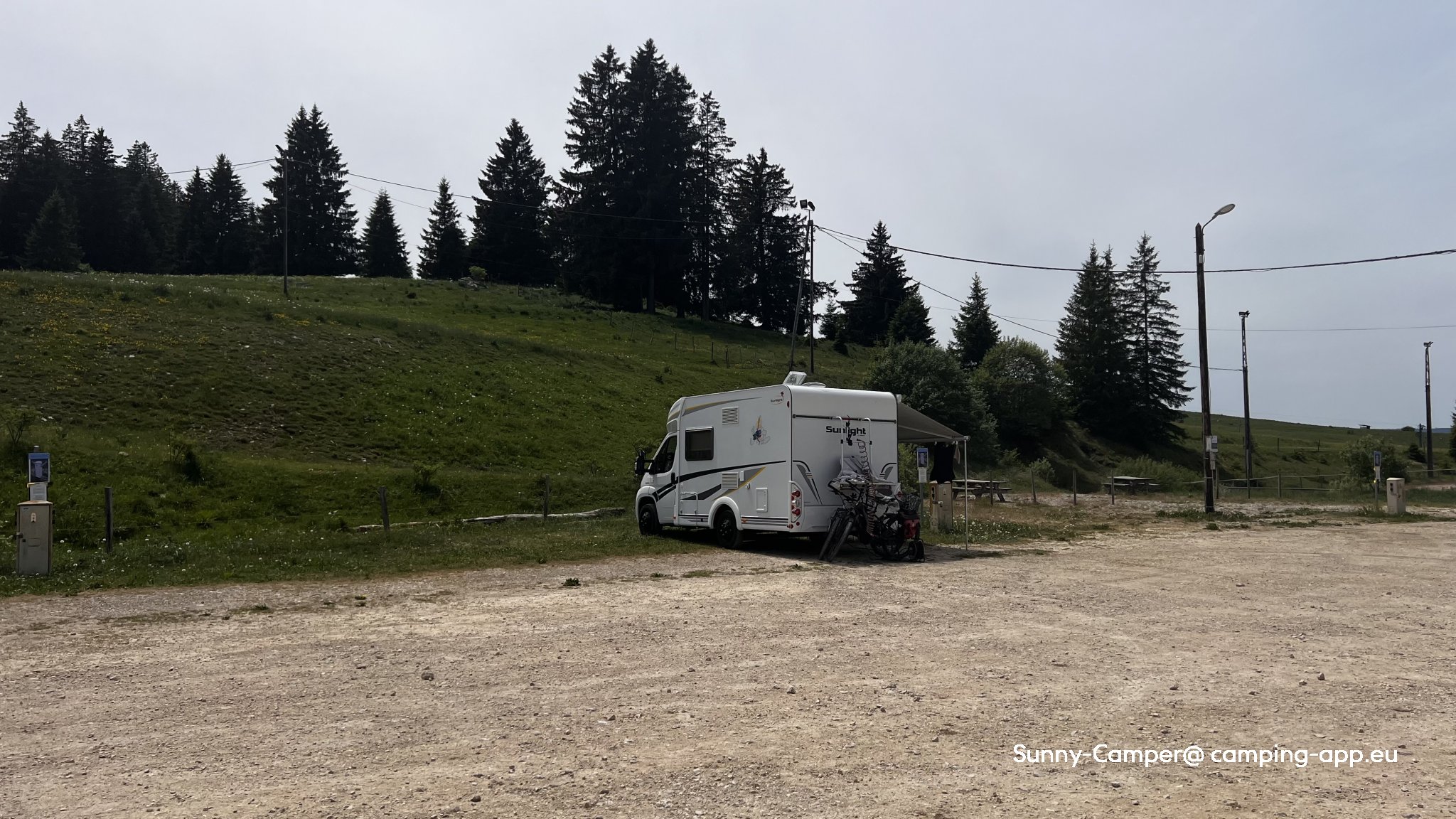 aire de stationnement camping car — Sítio para autocaravanas in Les Fourgs