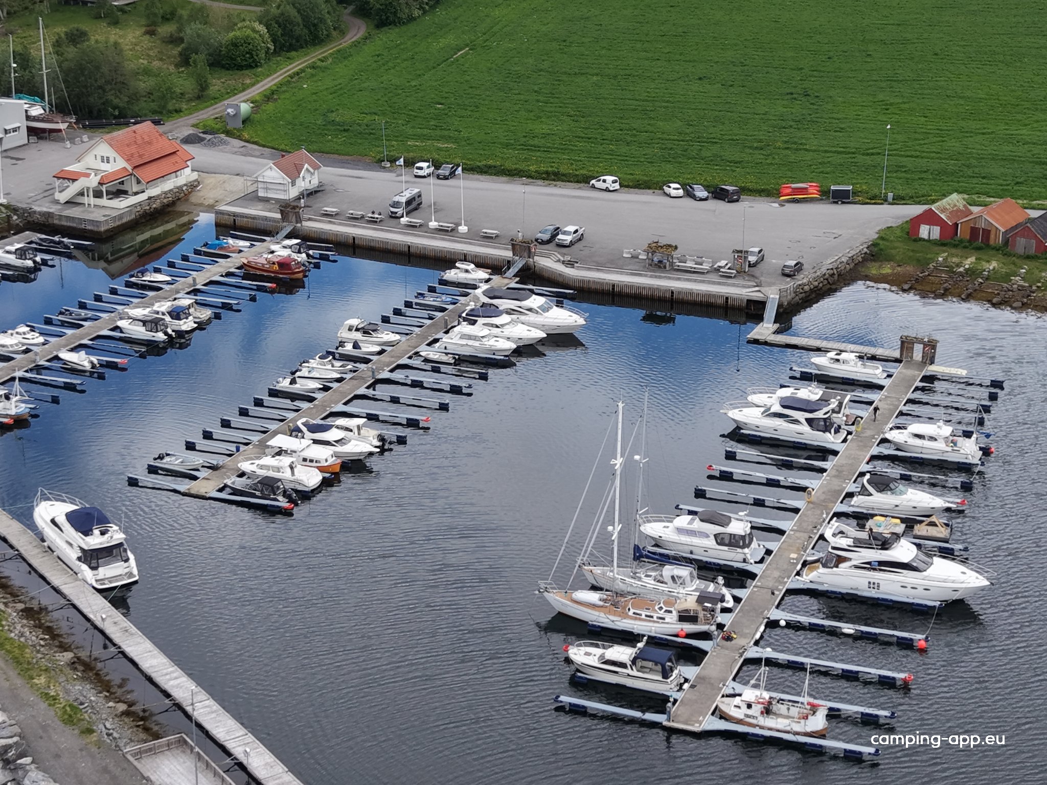 Elnesvågen Småbåthavn — Photo 2