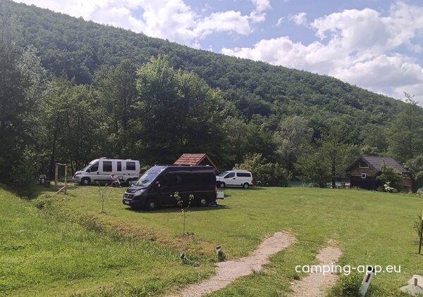 Auto Kamp Suad — Foto 4