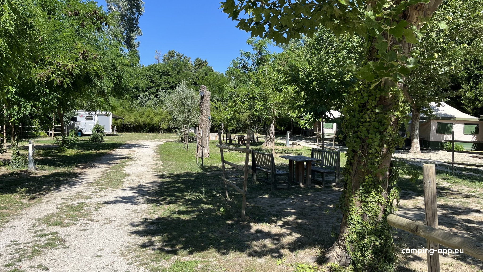 Camping Le Tartarin *** — Kemp in Tarascon