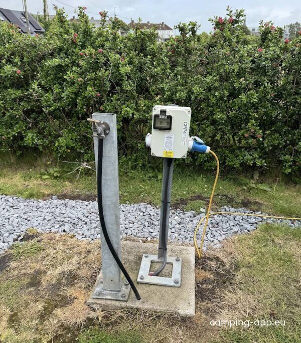 Kilrush Marina Motorhome Pitch — Foto 3