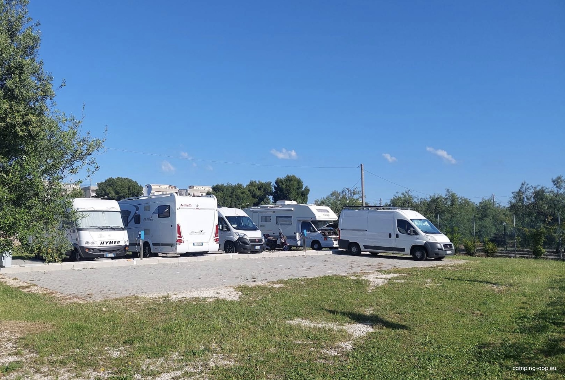 Area Camper OLIMPIADI Bisceglie — Camperplads in Bisceglie