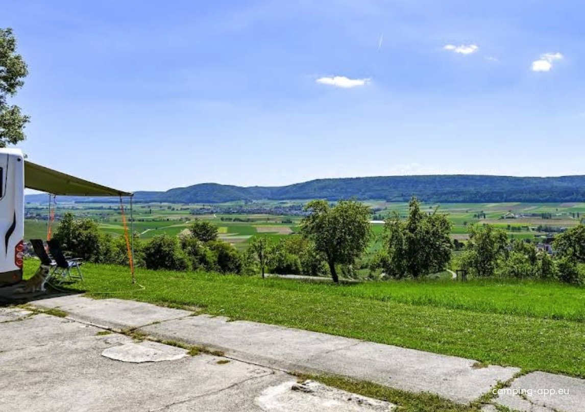 Berghof Hallau — Sítio para autocaravanas in Hallau