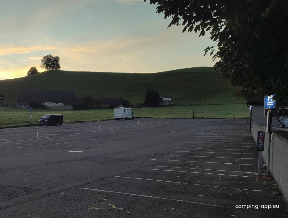 Friedhofparkplatz — Stellplatz in Einsiedeln