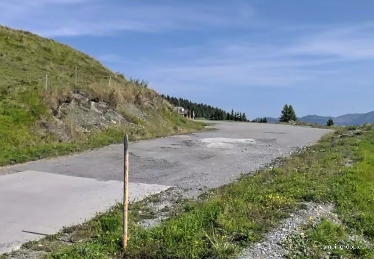 Parkplatz Skilift Oberurmein — Area di sosta in Urmein