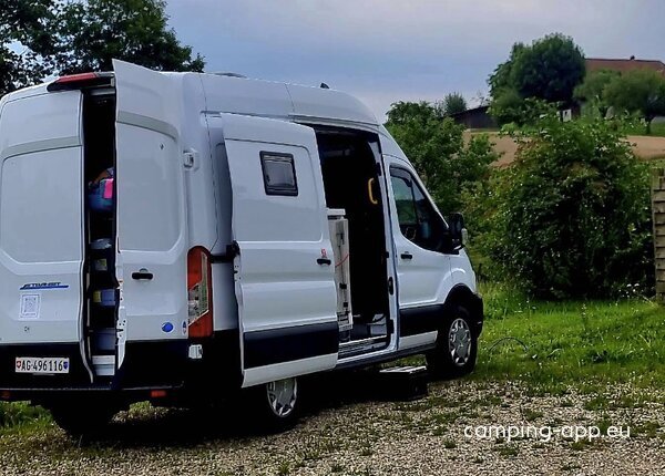 Parkplatz bei der Gemeindeverwaltung