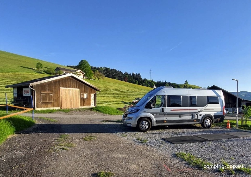 Stellplatz am Skilift Hörnli — Stellplatz in Neckertal