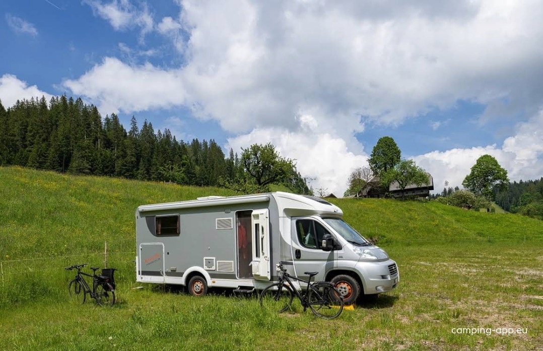 Stellplatz Viehschauplatz — Campervan Site in Fankhaus