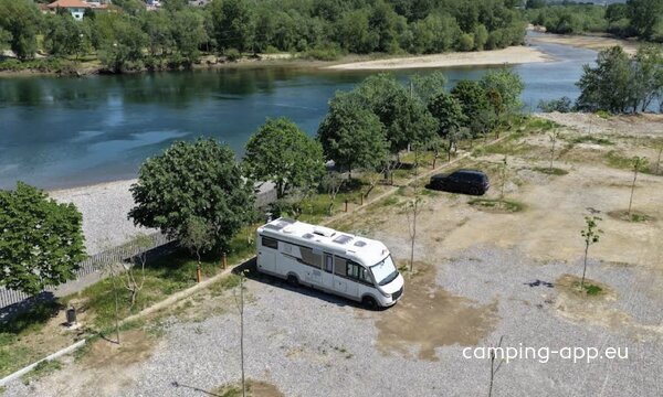 Shkodra Castle Camping — Photo 3