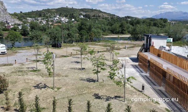 Shkodra Castle Camping — Photo 2