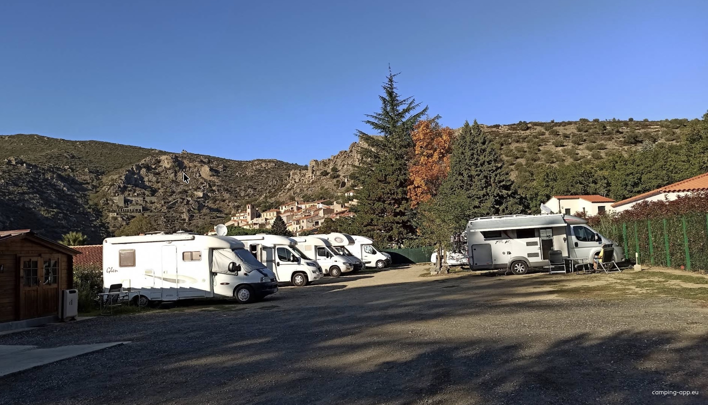 Aire de service camping car de Rodès — Stellplatz in Rodès