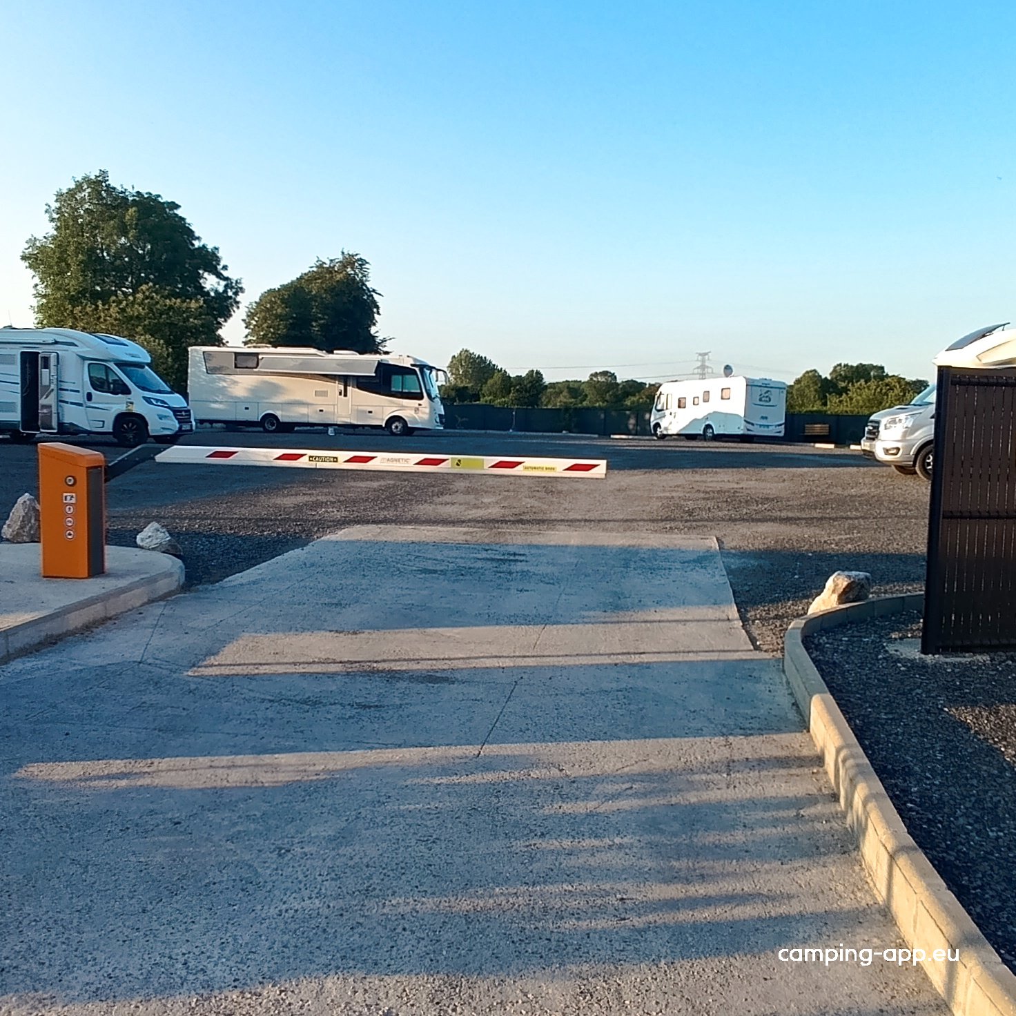 Stellplatz Tours-en-vimeu — Area di sosta in Tours-en-Vimeu