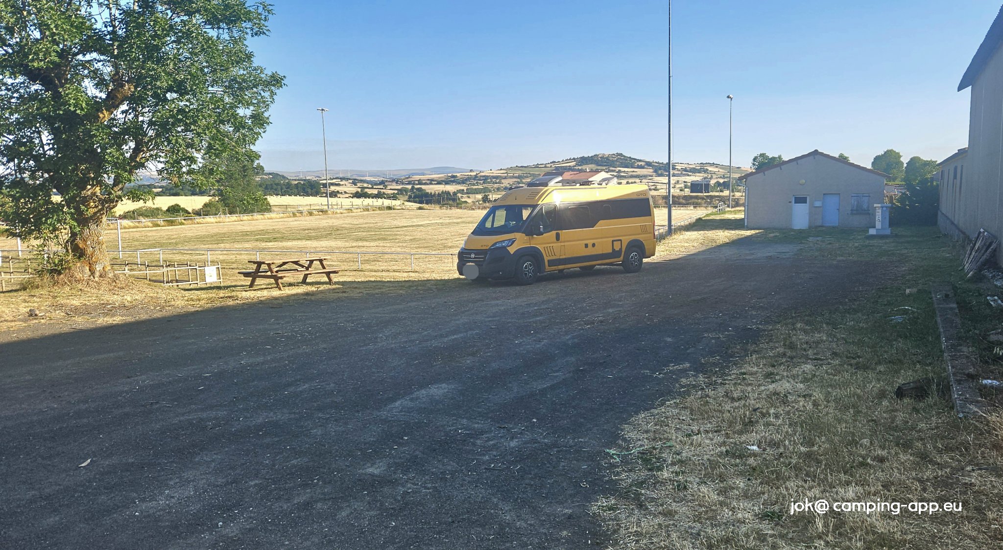 Stellplatz Rézentières — Camperplads in Rézentières