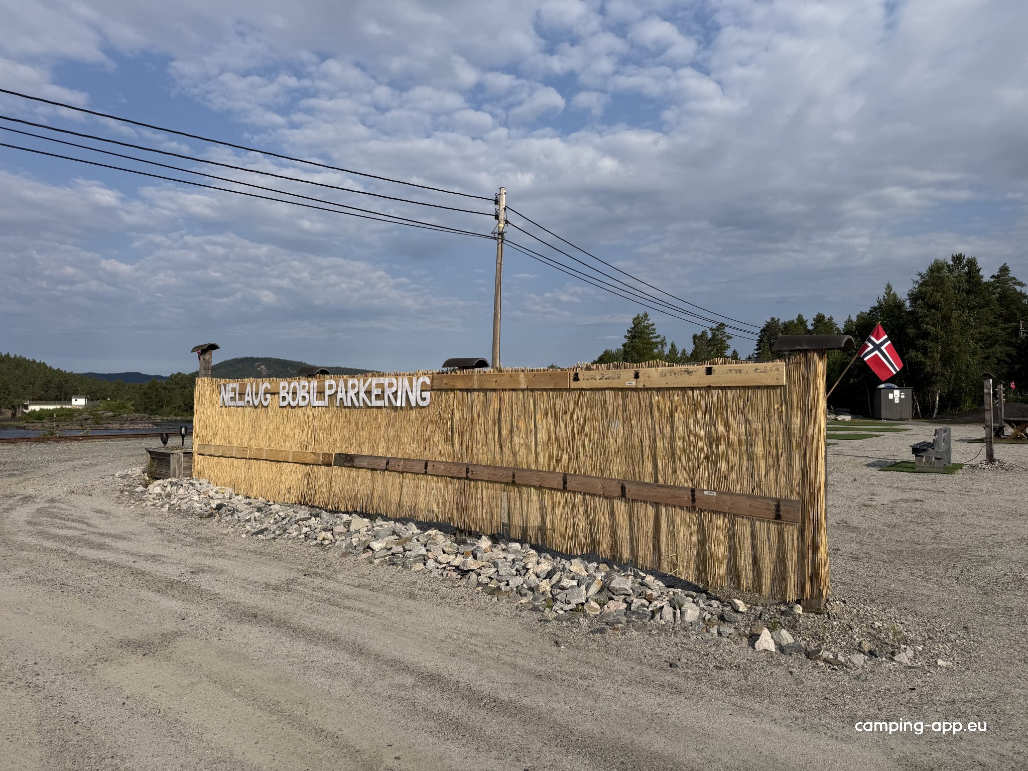 Nelaug bobilparkering — Foto 6