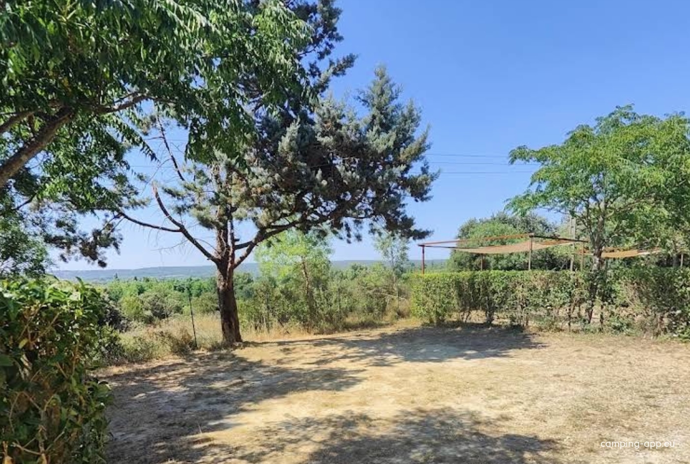 camping Le Barralet — Campingplass in Collias