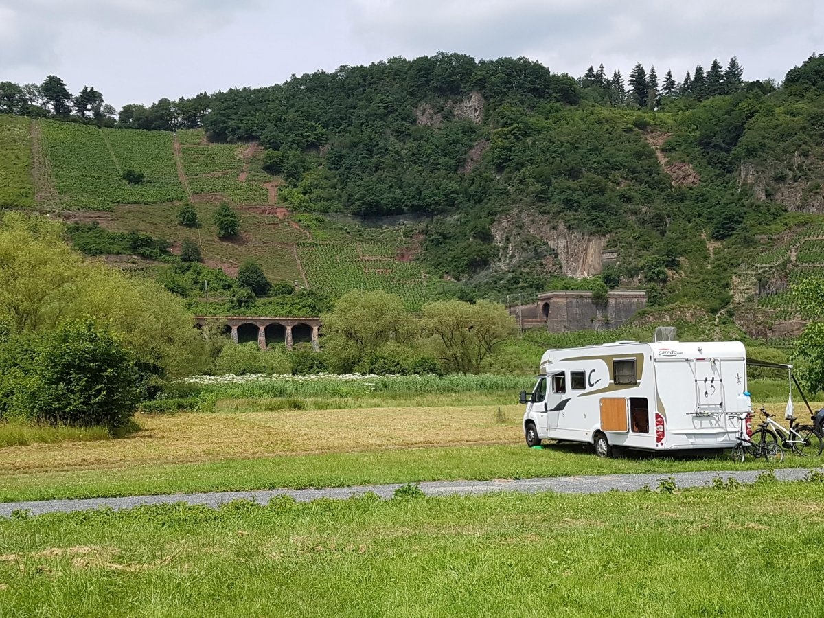Stellplatz  Pünderich — Sítio para autocaravanas in Pünderich