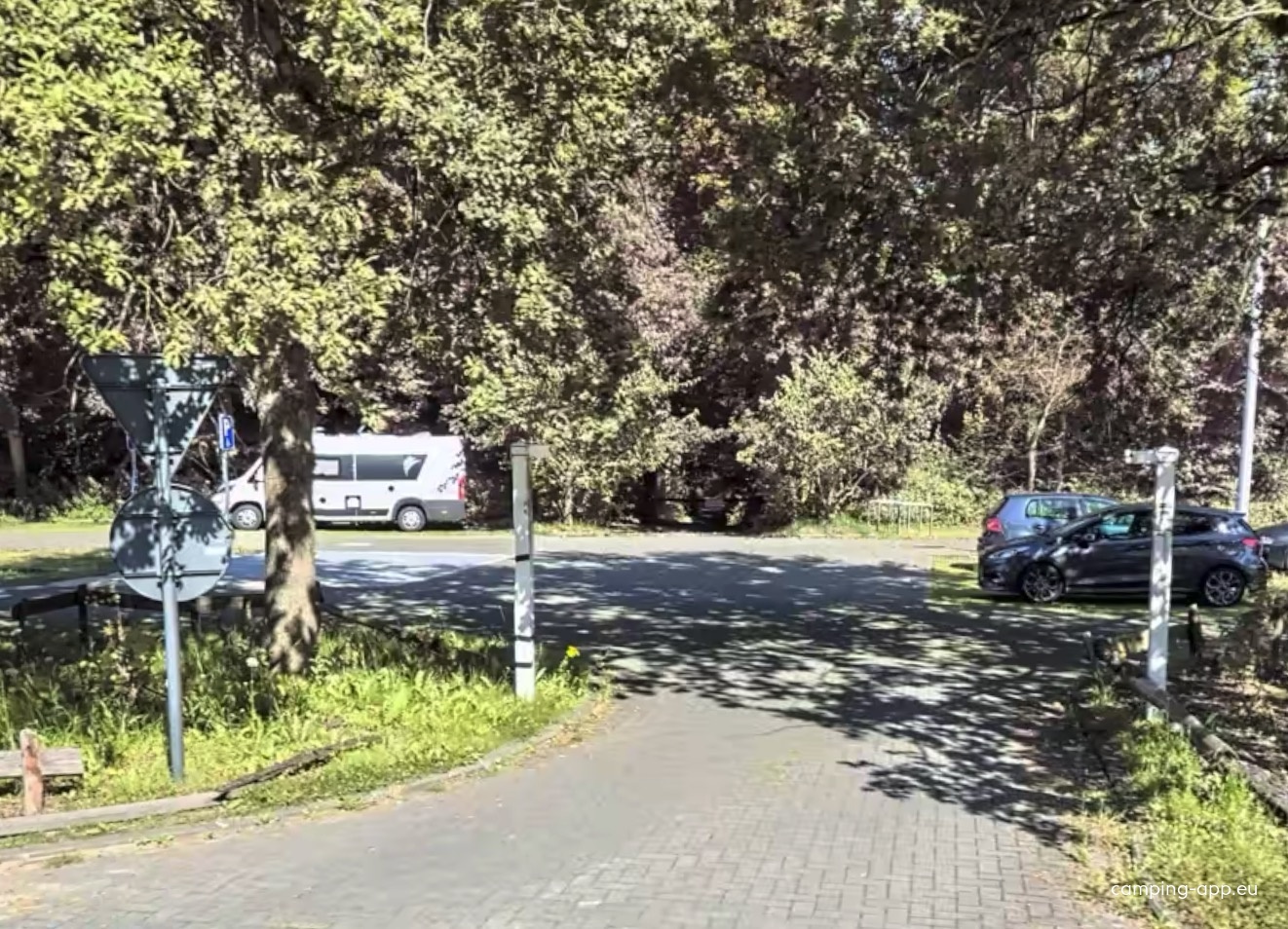 Parkplatz Ottignies-Louvain-la-Neuve — Місце для кемпінгу in Ottignies-Louvain-la-Neuve