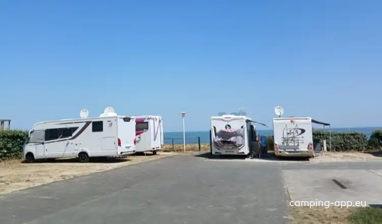 Aire de camping-car de Rivedoux Plage — Sp. parking dla kamperów in Rivedoux-Plage