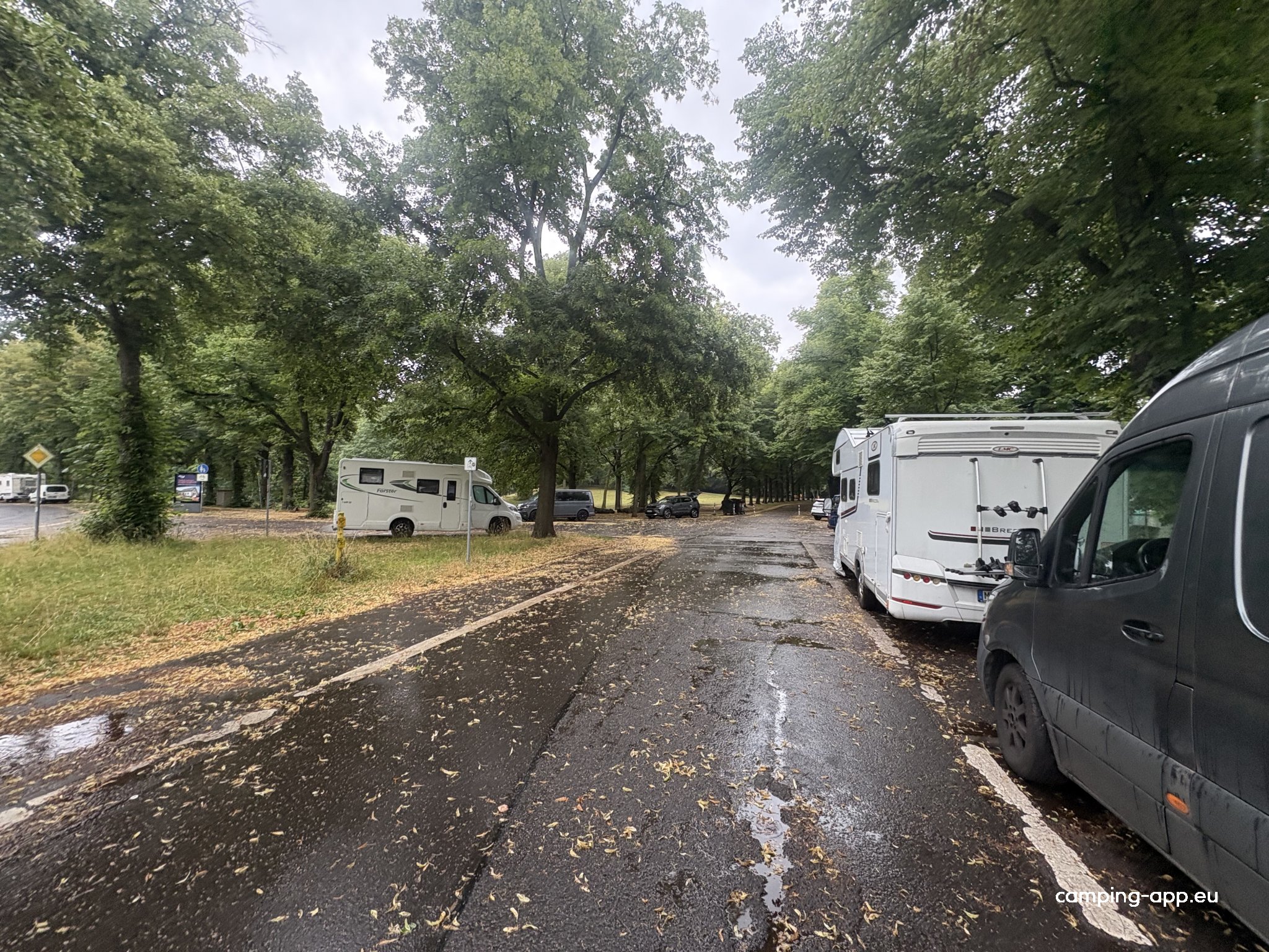 Parkplatz beim Clara-Zetkin Park