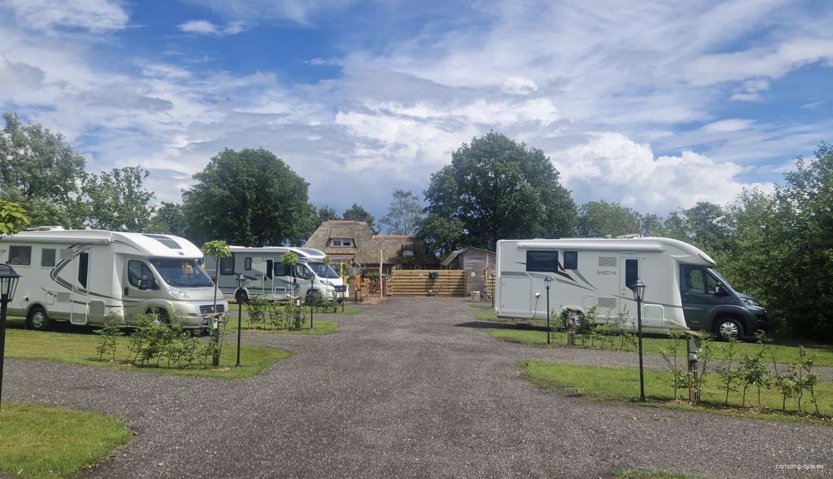 Camperplaats Op de Meren — Stellplatz in Jistrum