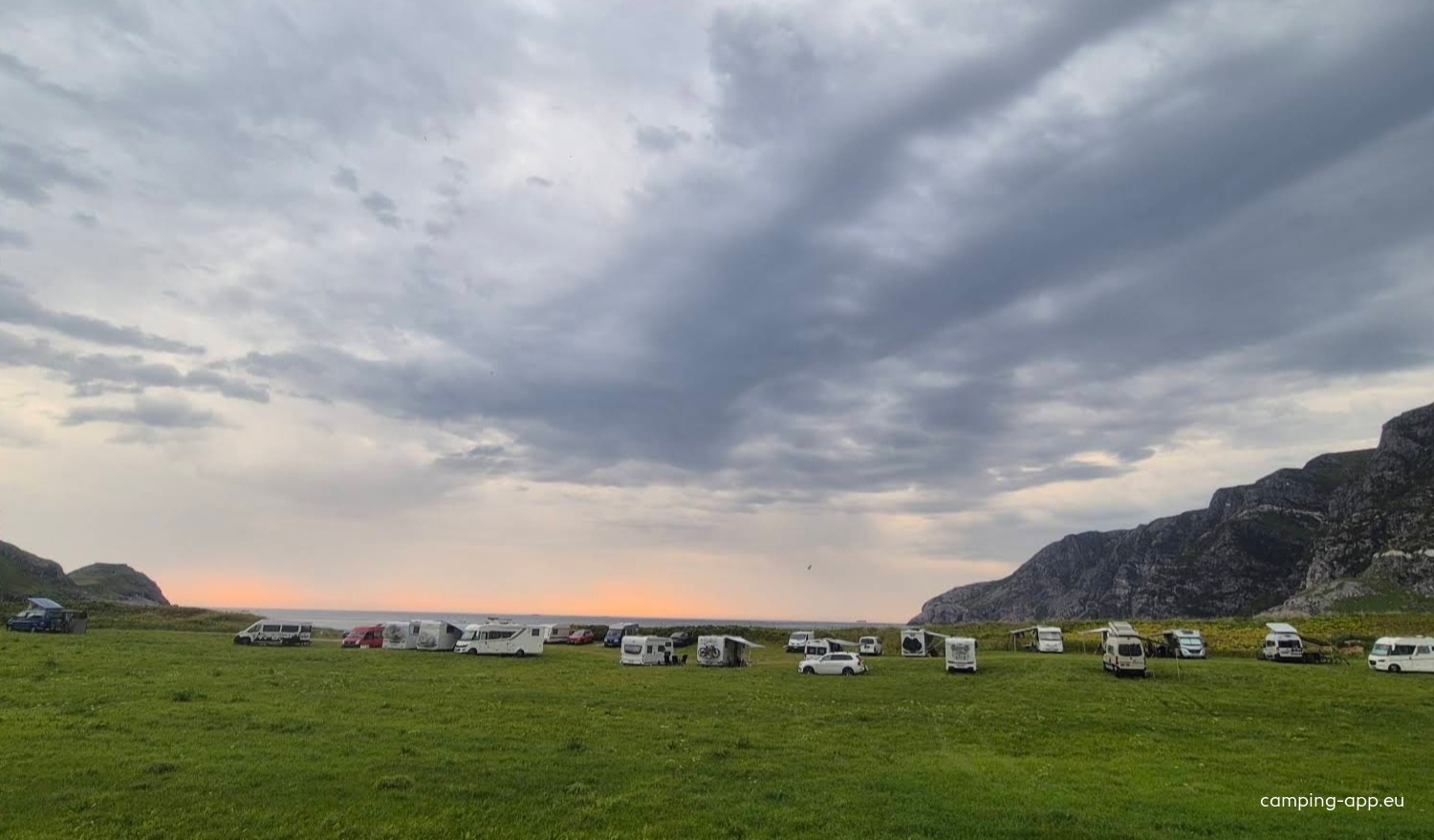 Erviksanden Caravanparking — Bobilplass in Stadlandet
