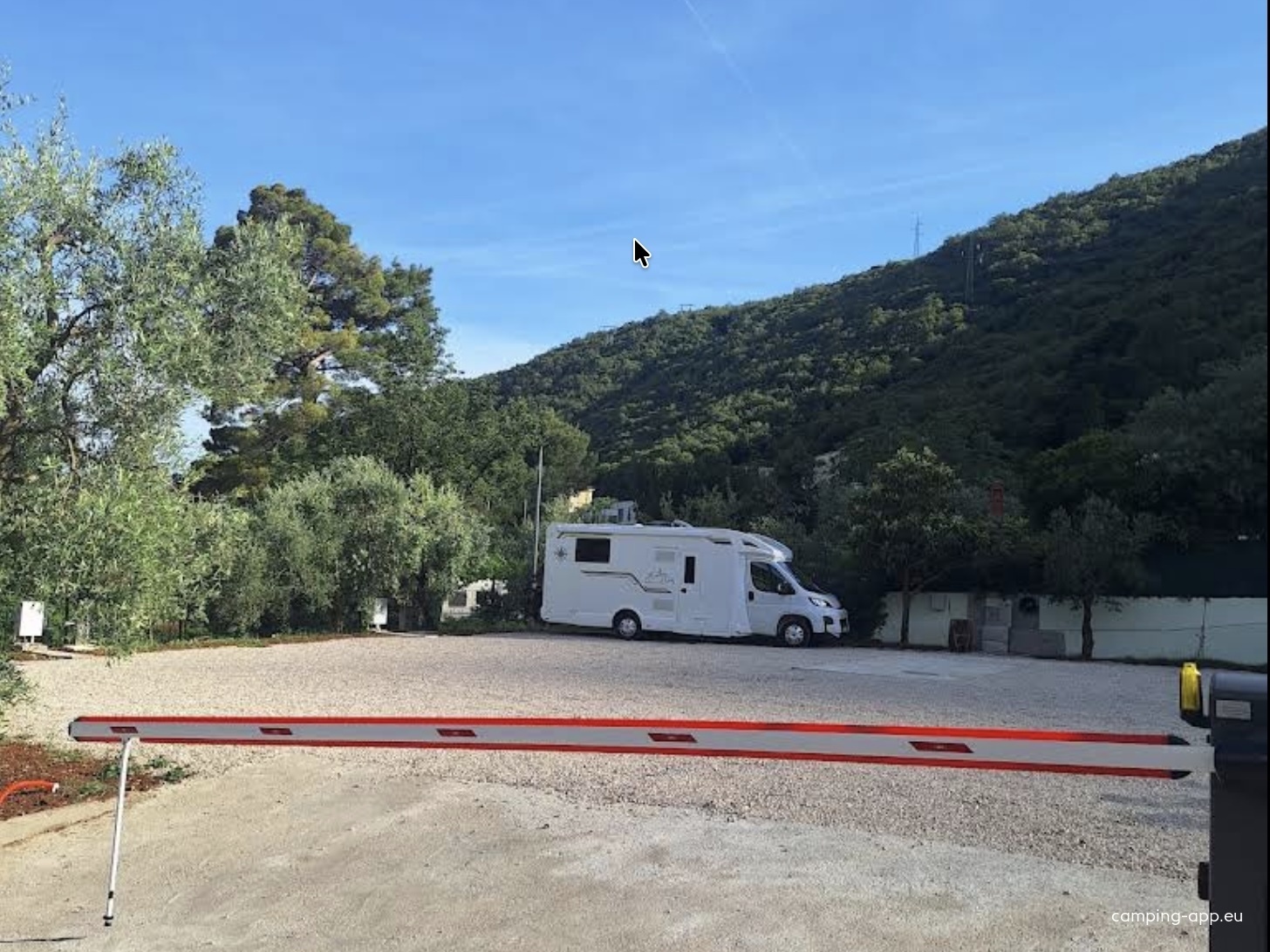 Mini Kamp Valter Francović — Camperplads in Mošćenička Draga
