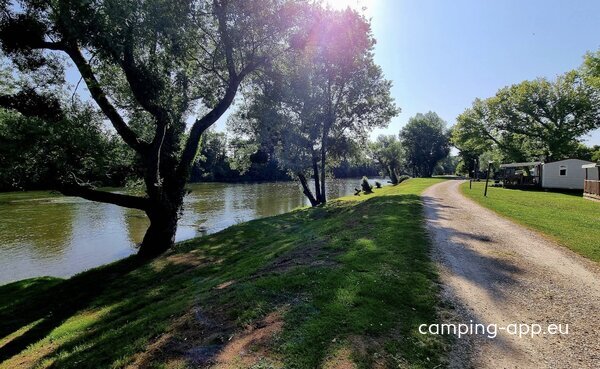 Camping Les Bords de Loue ***