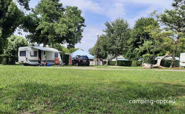 Camping Les Bords de Loue *** — Foto 3