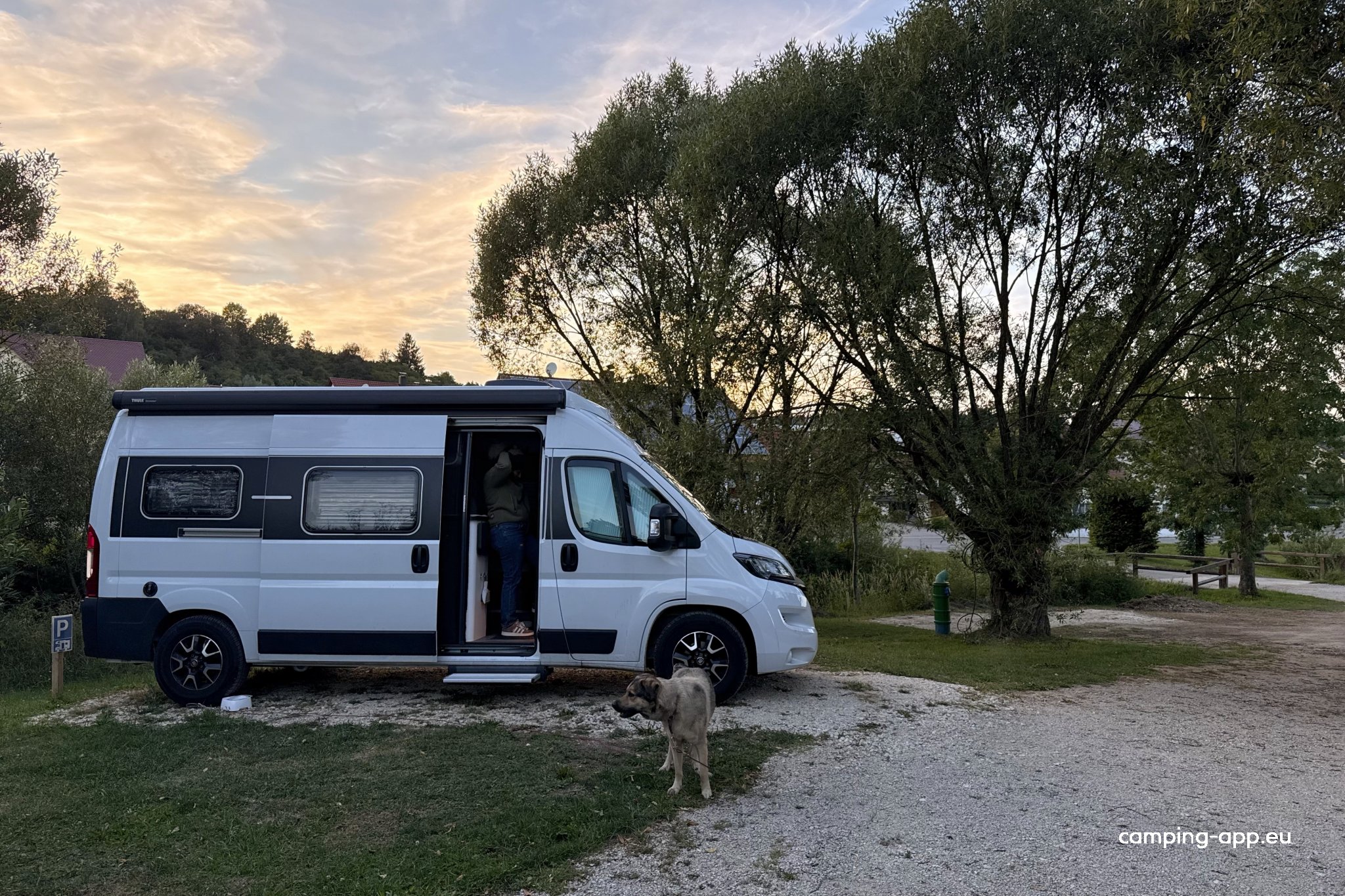 Stellplatz Gundelsheimer Weiher — Area di sosta in Treuchtlingen