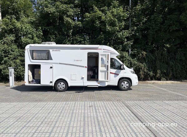 Wohnmobilstellplatz Festplatz Ergolding — Fotografie 2