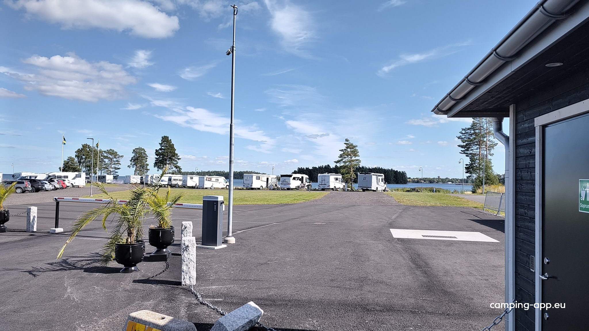 Ställplats Strandpirens Marina — Campervan Site in Karlsborg