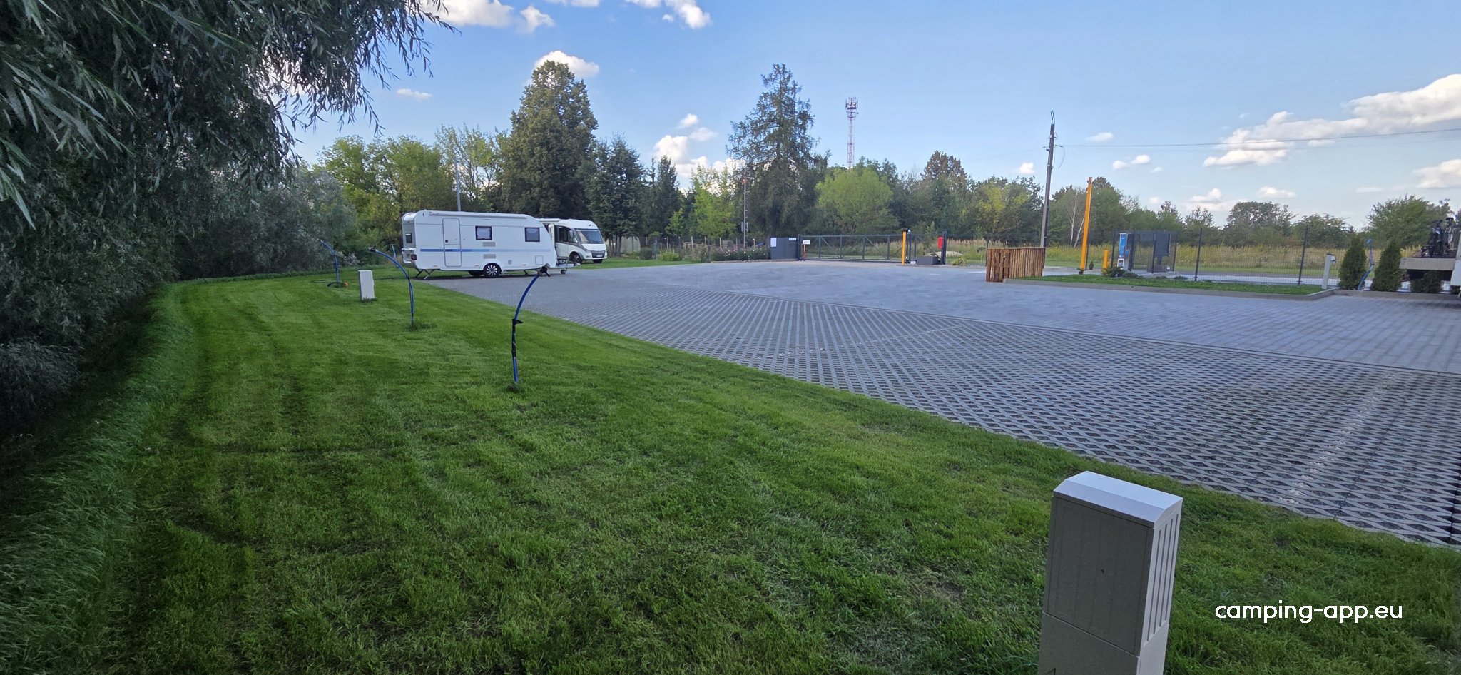 CamperPark Pomiechowo — Fotoğraf 6