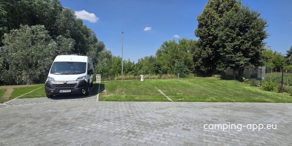 CamperPark Pomiechowo — Foto 5
