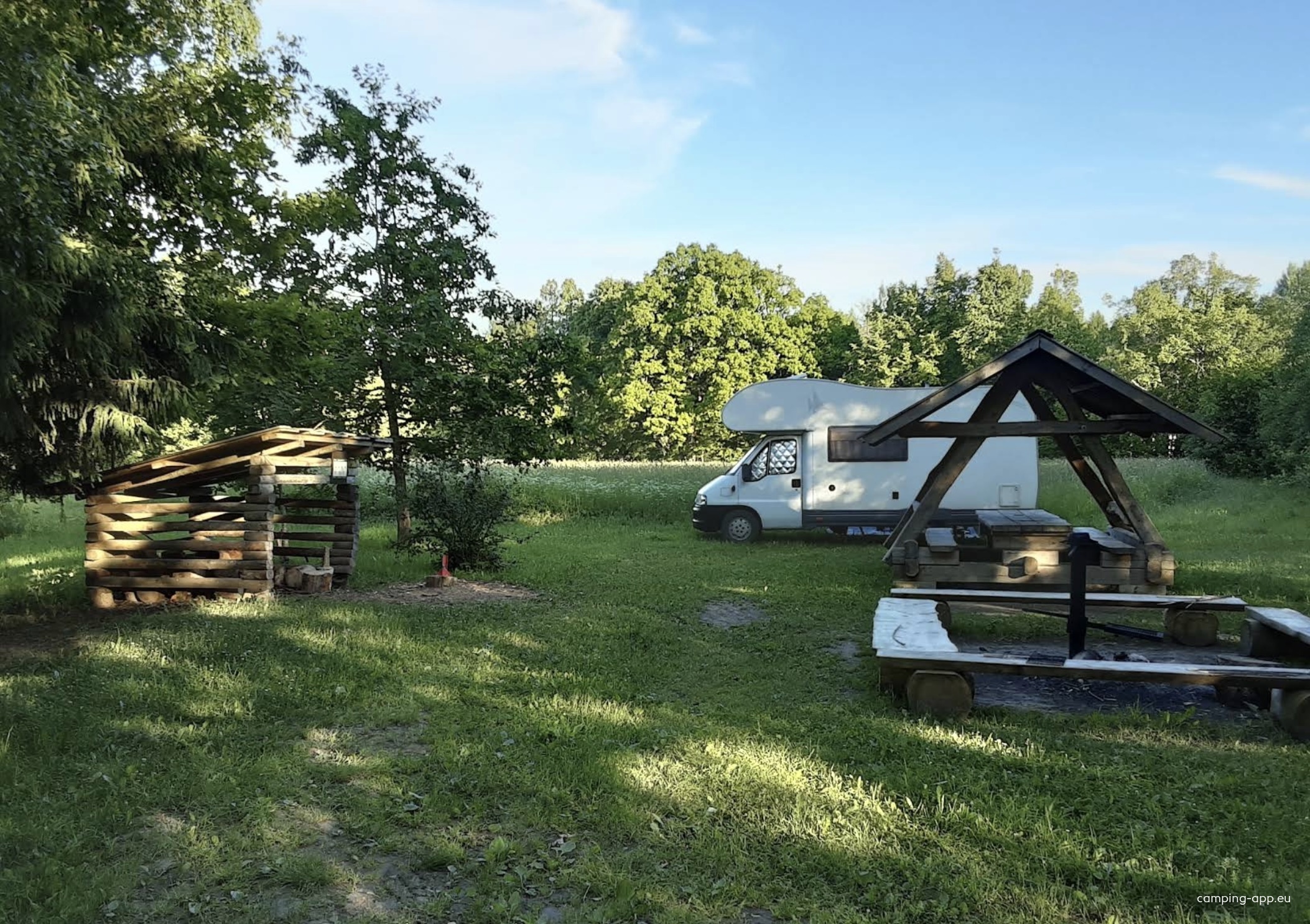 RMK Meiekose Saarte Naturcamp — Estacionamento noturno in Tori vald