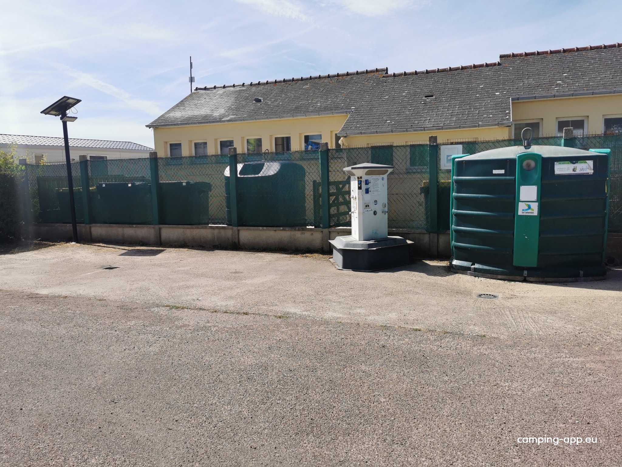 Sur L'Aire De Camping-Car De Saint-Vaast-la-Hougue — Fotografie 3