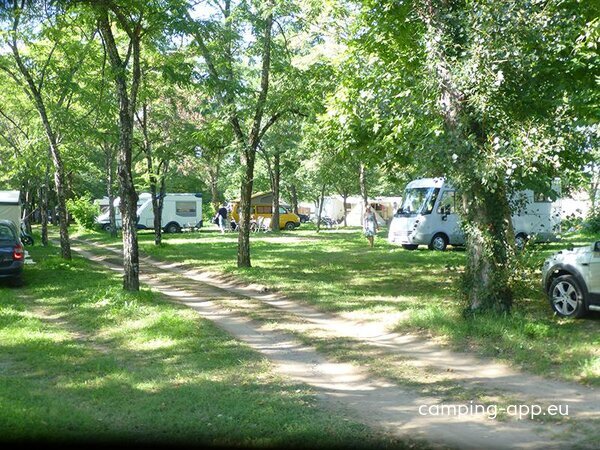 Camping Les Vernades — Foto 2
