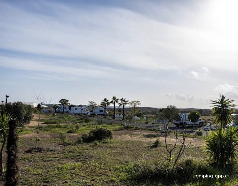 Alternative Camper Park Nirvana — Sítio para autocaravanas in Villablanca
