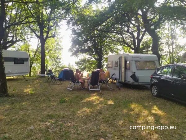 Camping Château de Senaud *** — Foto 3