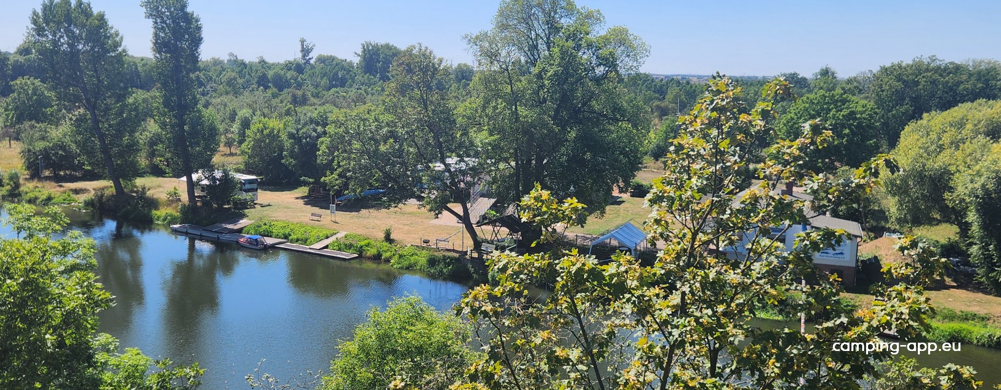 Stellplatz am Kanu-Club — Sítio para autocaravanas in Bad Dürrenberg